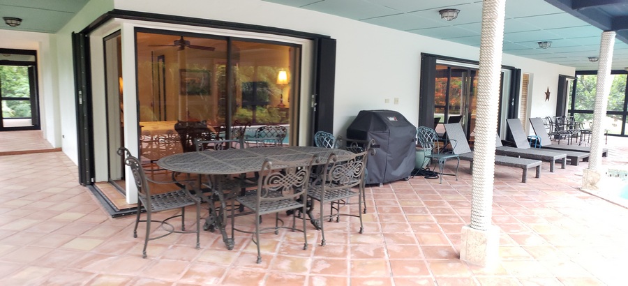Exterior Table and Grill